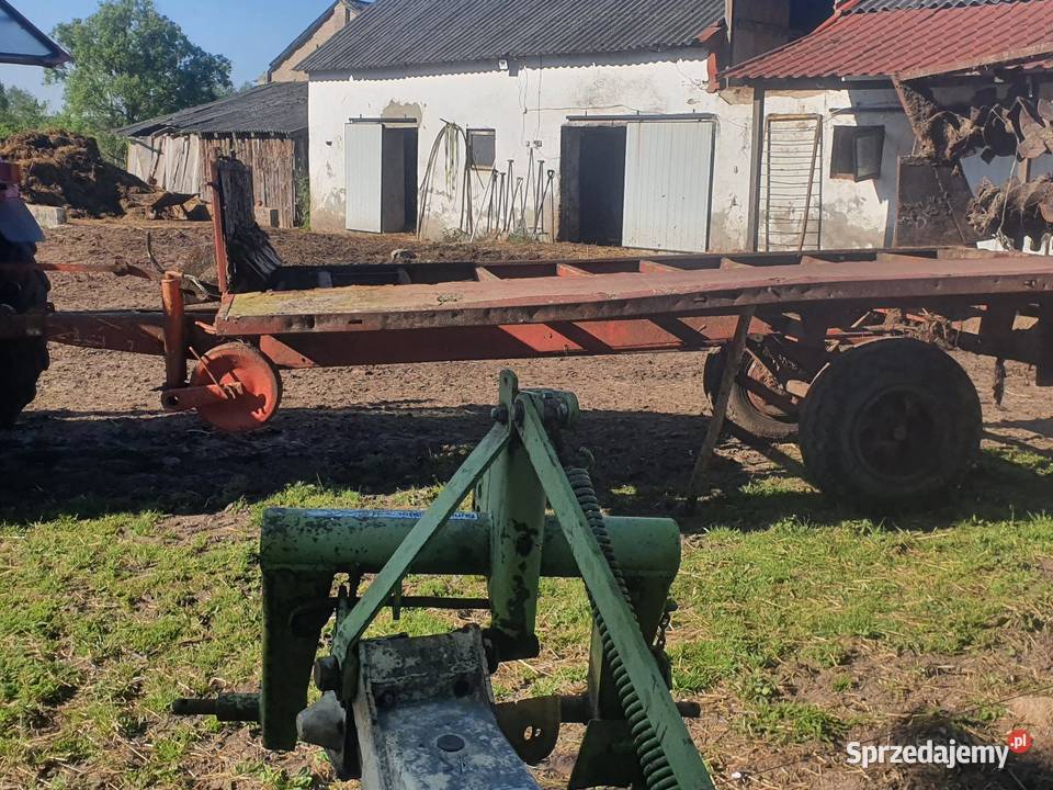 Rozrzutnik przyczepa dwukółka Giżyn sprzedam