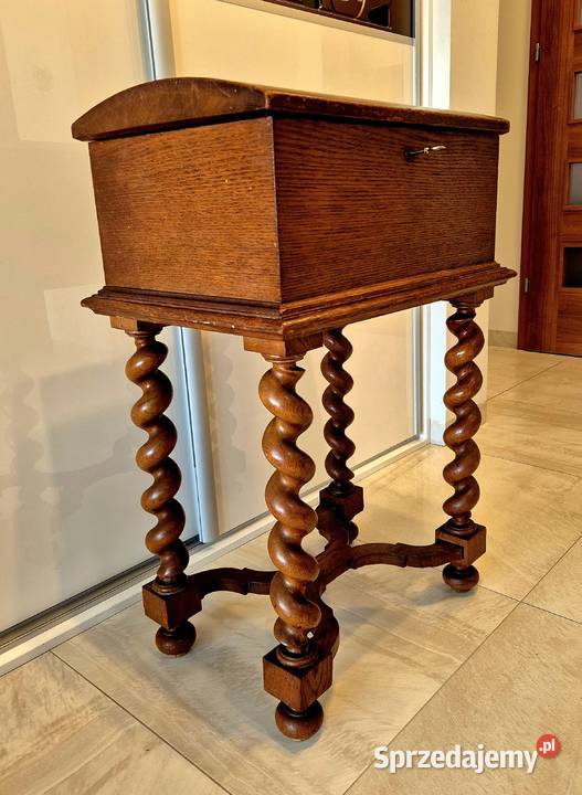 Stary drewniany kuferek skrzynia na nogach Bydgoszcz