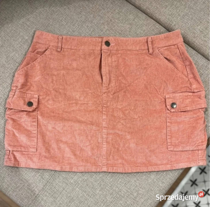 Różowa sztruksowa spódnica mini midi na lato