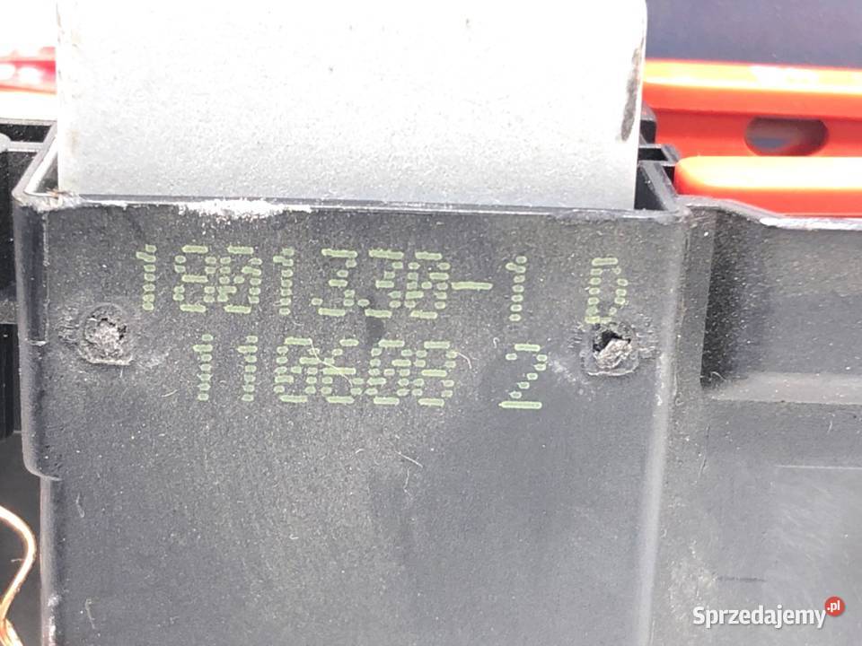 SKRZYNKA BEZPIECZNIKÓW RENAULT MEGANE III Kombi Skrzynki bezpieczników podkarpackie