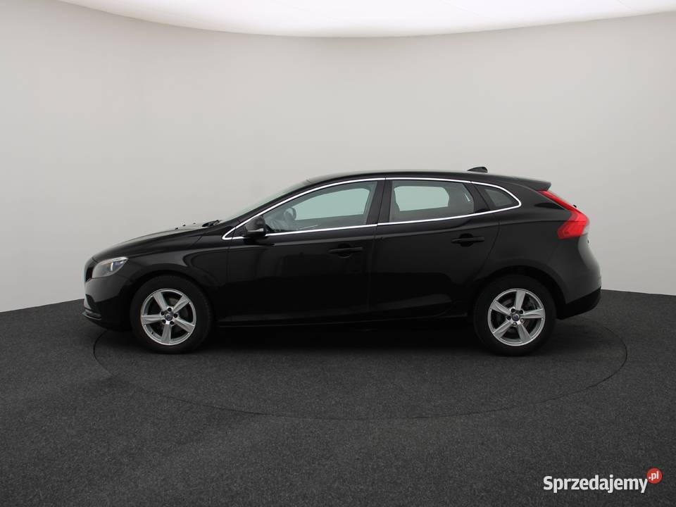 Volvo V40 II 20 Momentum Business Rok produkcji 2015