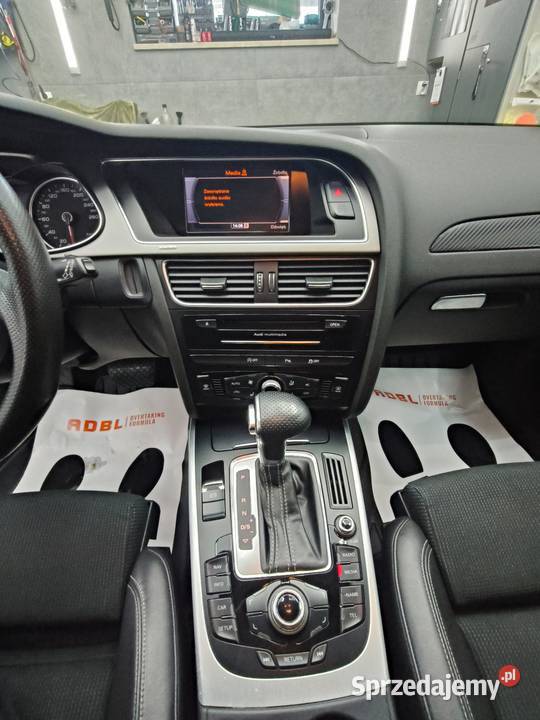 Audi A4 B8 Pełny Sline nieuszkodzony A4 A4 Modlniczka