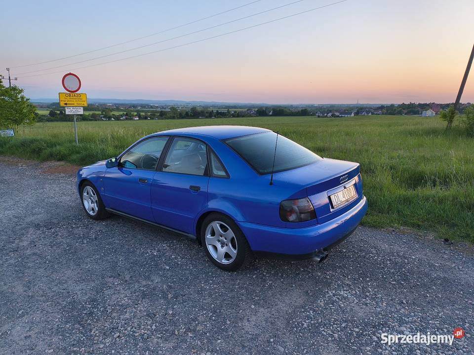 A4 b5 18t quattro sedan radio Legnica