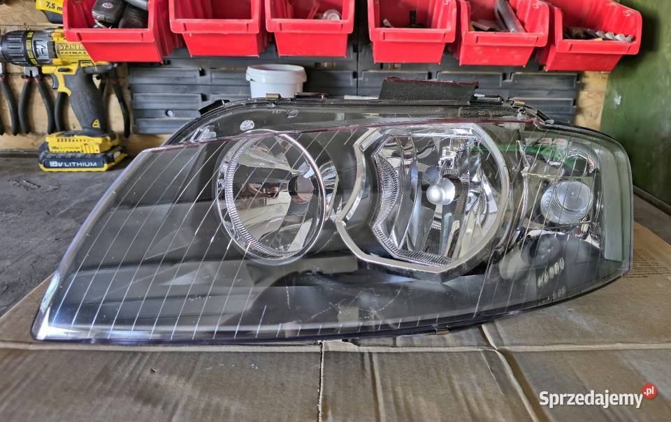 Lampa przednia lewa Audi A3 8P Klępicz