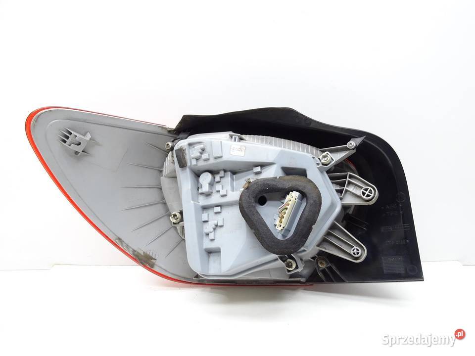 LAMPA PRAWY TYŁ PRAWA TYLNA A1769060200 MERCEDES