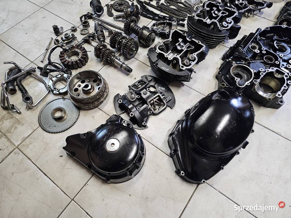 Suzuki VL 800 silnik części vl800 wałek kapa Jelenia Góra