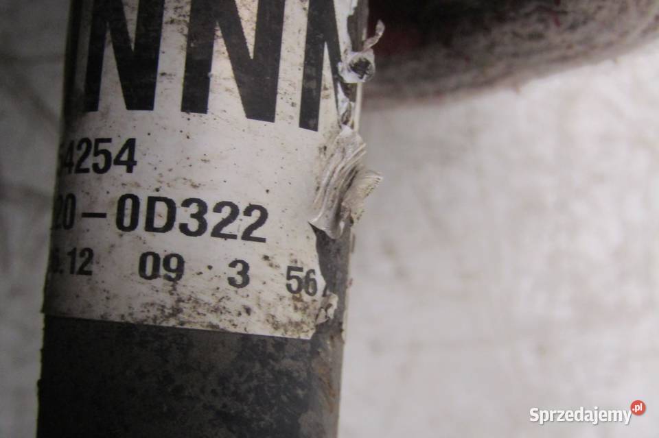 PÓŁOŚ LEWA PRZEDNIA PRZÓD 13 VVTi TOYOTA YARIS