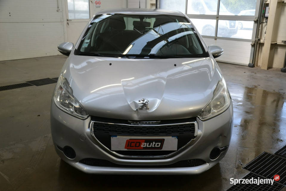 Peugeot 208 12 benzyna 82 klimatyzacja tablet manualna Kęty