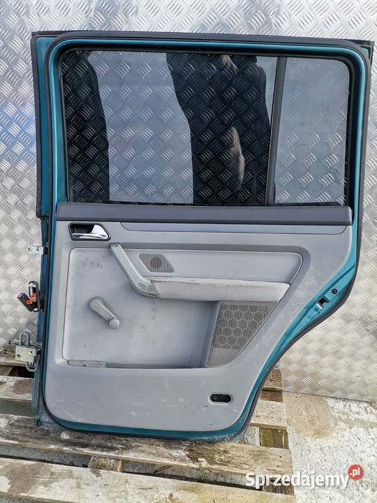 Drzwi Prawy Tył Volkswagen Touran 04r osobowe lubelskie Pogorzelec
