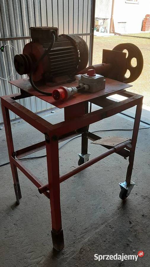 Łuparka świdrowa do drewna drzewa rębak łupak Mrozy