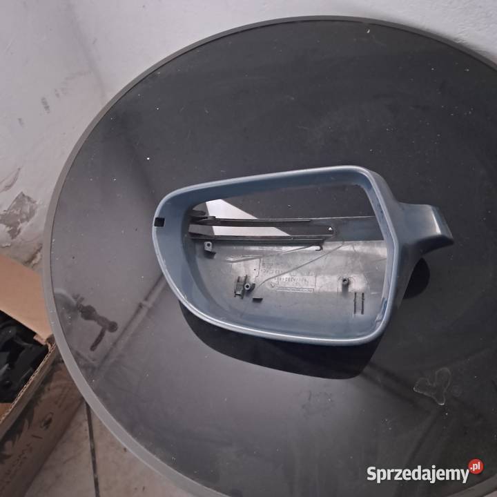 Obudowa lusterka prawa audi a4 b8 osobowe Osiek Mały sprzedam
