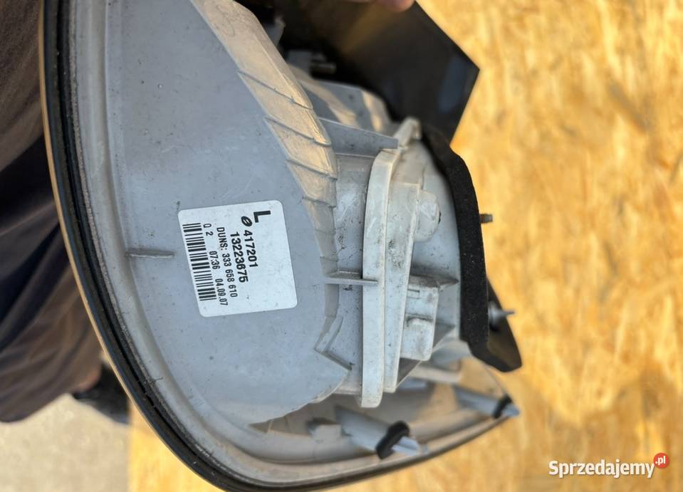 TYLNA LAMPA LEWA Opel Astra H III LIFT KOMBI osobowe