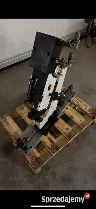 Klinczarka hydrauliczna nitownica