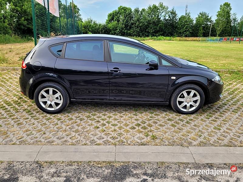 Stary niezawodny LEON Hatchback Słomniki