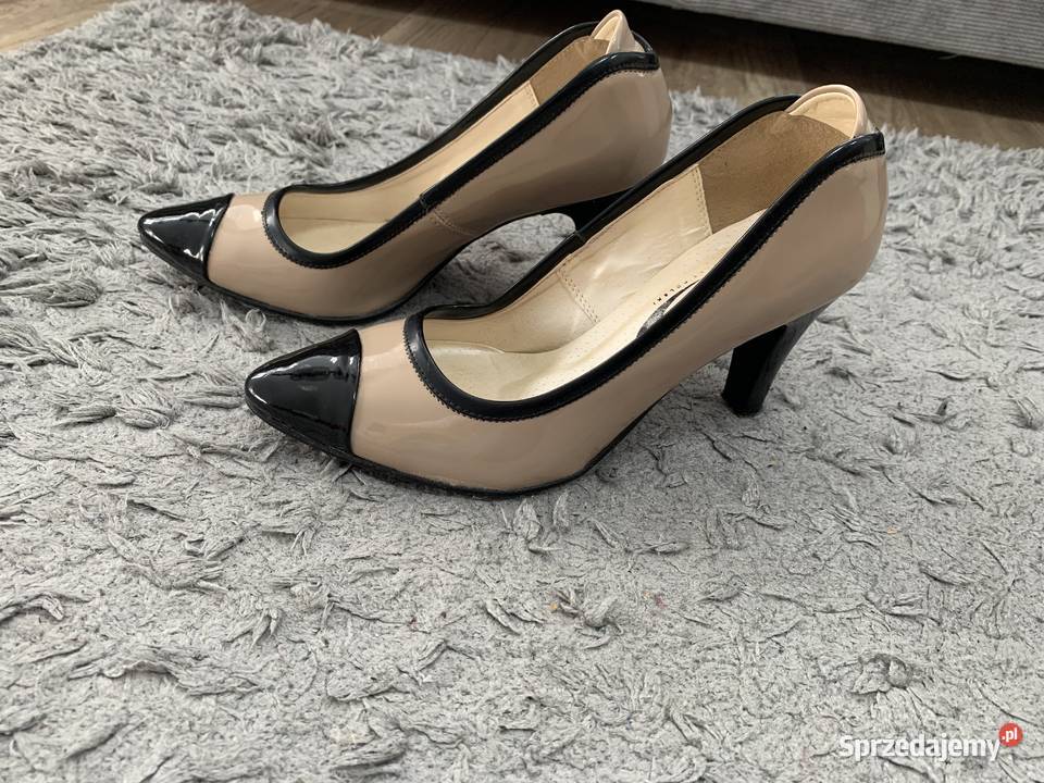 Buty damskie na obcasie 36