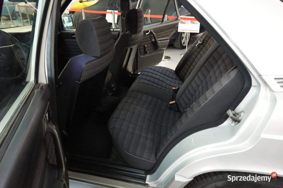 Mercedes 190E 20 benzyna stan bez korozji 1997cm3 W201  łódzkie Zgierz