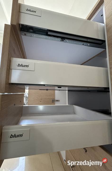 Komoda sprzedam szybko do negocjacji 50cm sprzedam