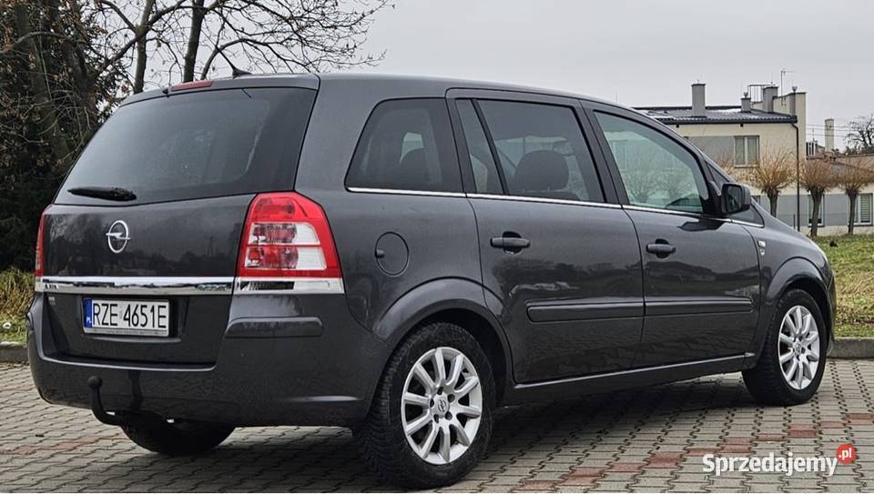 Opel Zafira 7 os 16 benz 2010 r Tempomat Zarejestrowany w Polsce