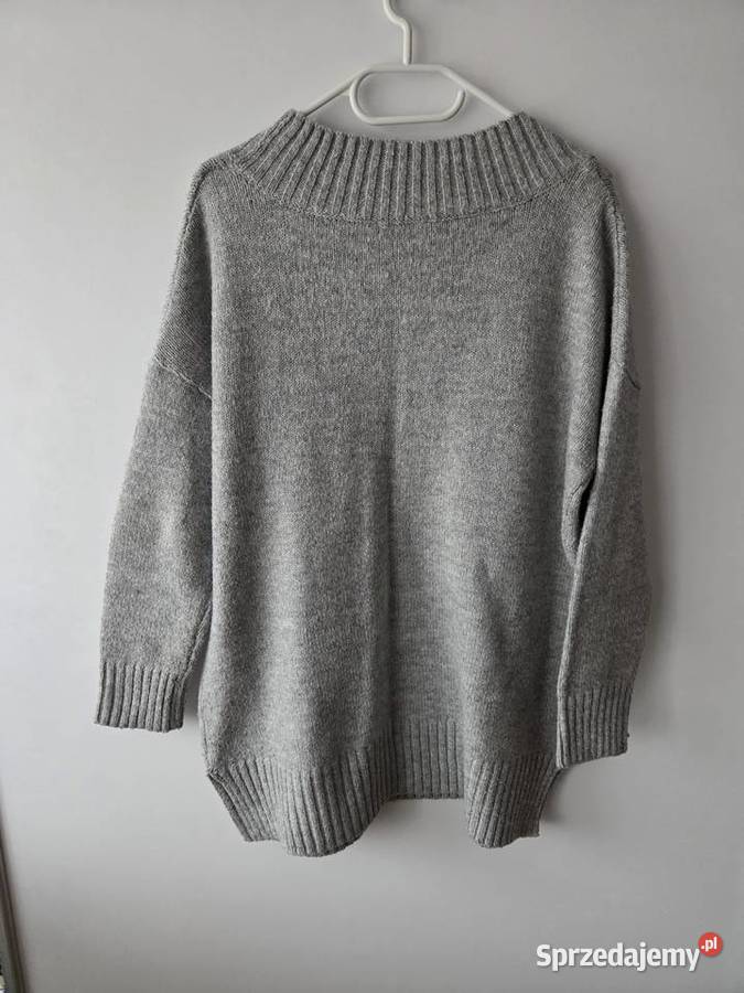 Szary sweter oversize dekolt w serek L sprzedam