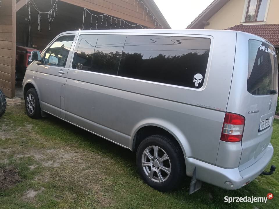 VW carawela T5 9 osobowy manualna Malawa
