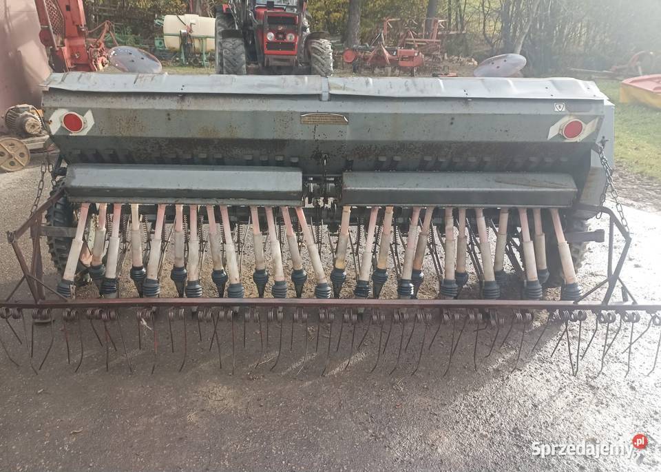 Siewnik zbożowy Poznaniak na plastikowych Pisarzowa