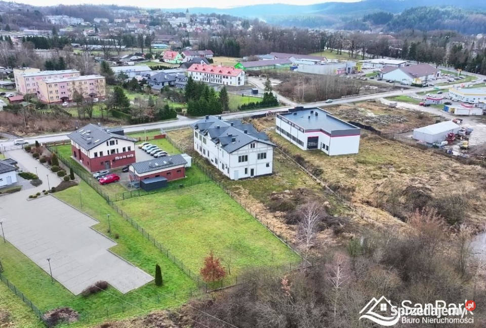 Lokal Lesko 972m2 4629zł/m2