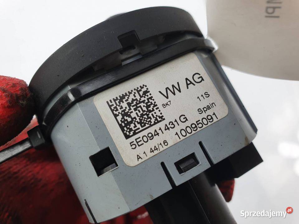 WŁĄCZNIK ŚWIATEŁ SKODA FABIA III 5E0941431G osobowe Lipno