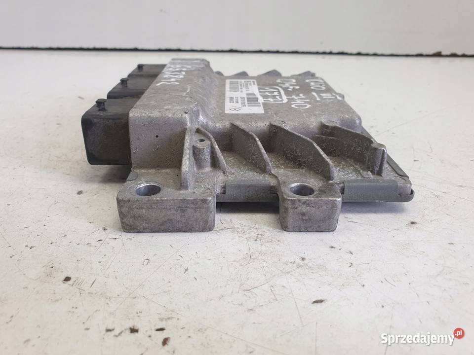 Renault Clio III 12 16V STEROWNIK SILNIKA Rudka