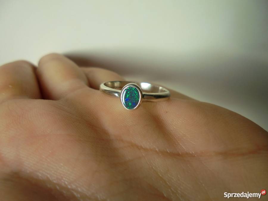 Naturalny czarny opal australijski pierścionek Warszawa sprzedam