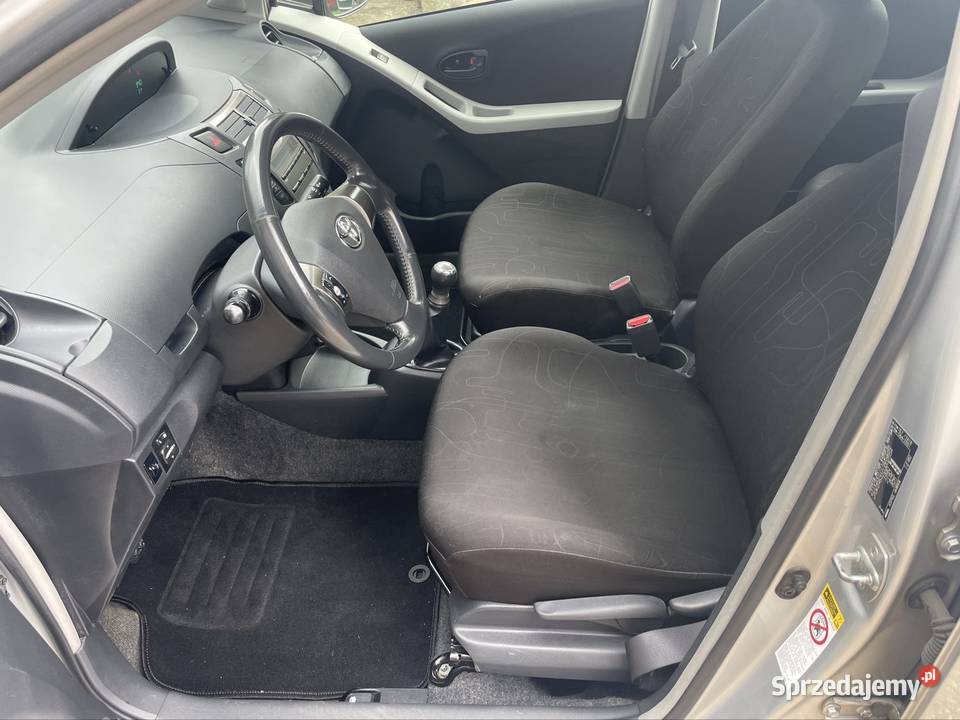 Toyota Usris 2009 5drzwi klima komputer super dolnośląskie Jelenia Góra