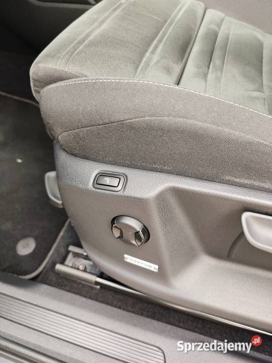 Volkswagen Touran 20 TDI SCR BlueMotion autoalarm Touran Ostrowiec Świętokrzyski