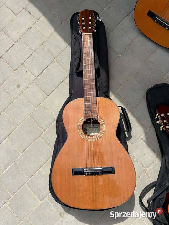Piękna gitara tradycyjna do Ostrów Wielkopolski