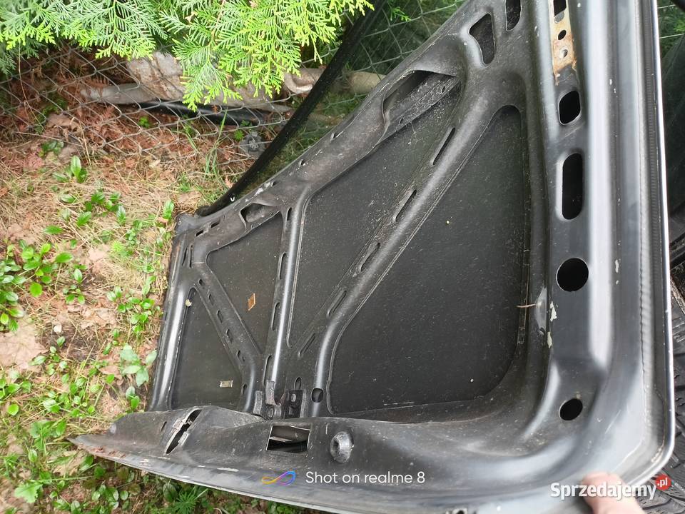 Mercedes 190 W201 tylna klapa srebrna