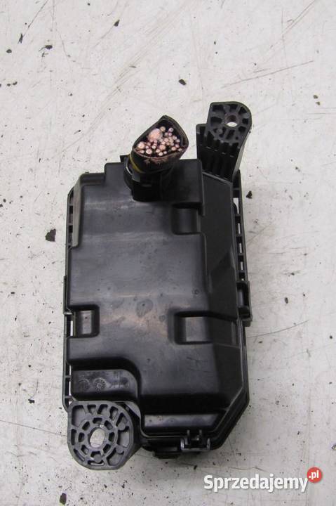 SKRZYNKA BEZPIECZNIKÓW 20 DOHC MITSUBISHI sprzedam