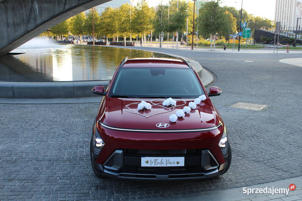 Nowoczesny czerwony samochód auto do ślubu Katowice