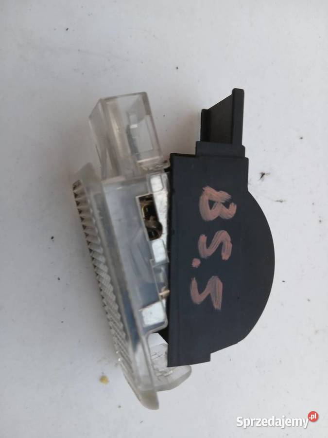 Lampka oświetlenie drzwi Passat B5 FL Szczerbice sprzedam