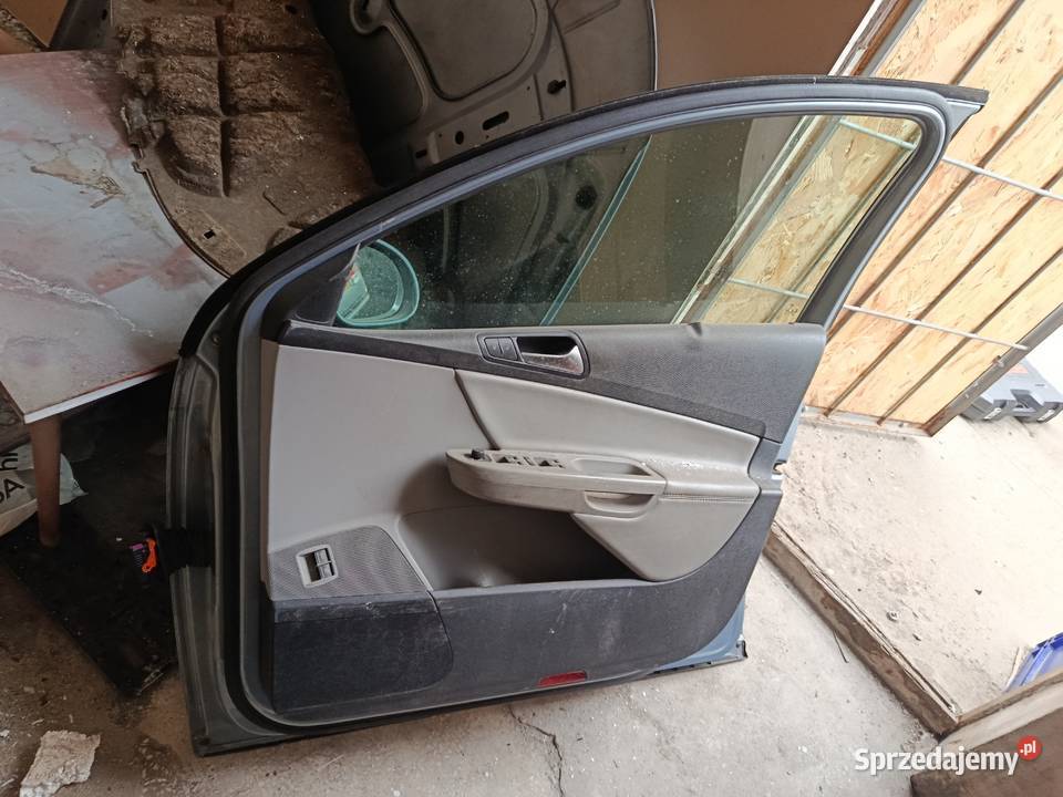 Drzwi passat b6 prawe Anglik osobowe