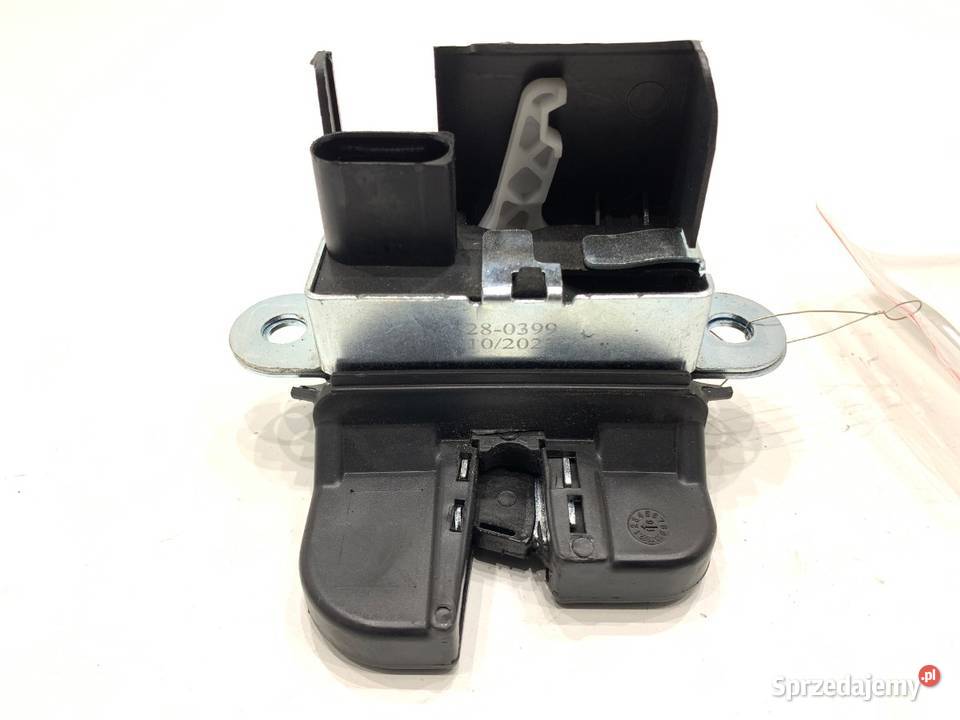 ZAMEK KLAPY TYŁ VW TOURAN Minivan 1015 osobowe