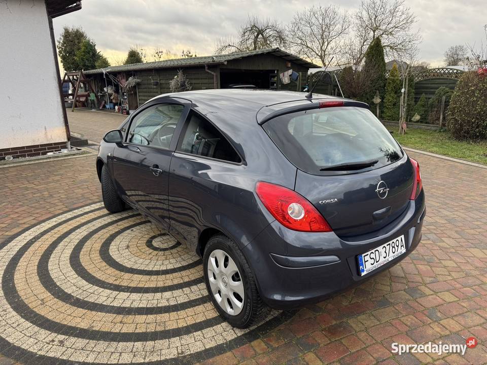 Opel Corsa D 2009 Benzyna 12 80 NISKI PRZEBIEG manualna Drezdenko sprzedam