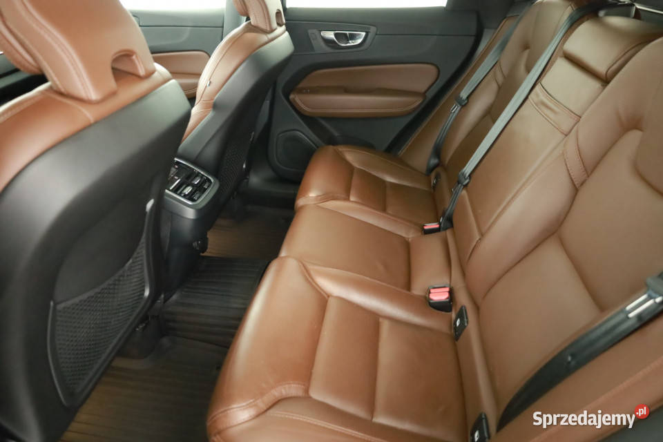 Volvo XC60 B4 AWD elektrycznie ustawiane fotele mazowieckie