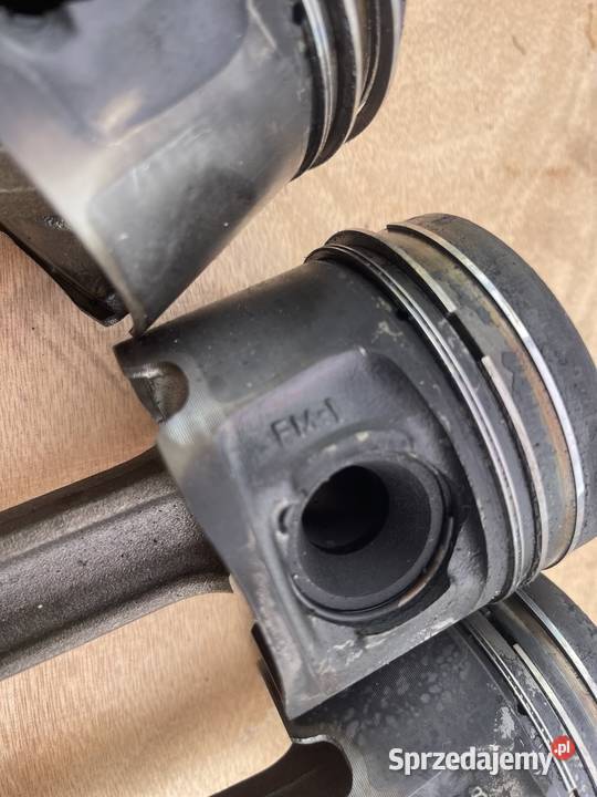 Korbowód tłok N47 177 BMW E90 E87 osobowe