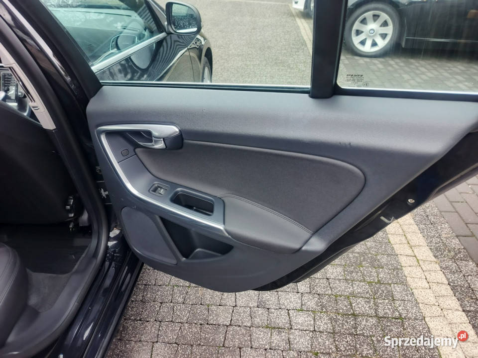 Volvo V60 Niemcy Dobrze wyposażone I 20102018 elektryczne lusterka Chełm