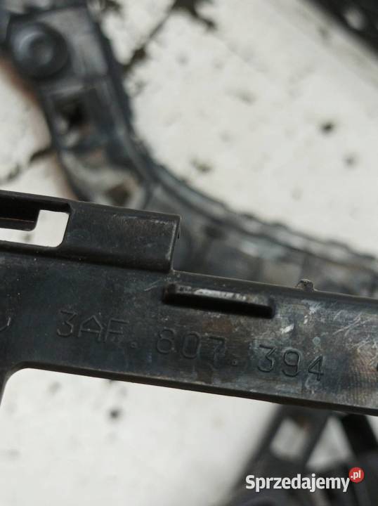 ŚLIZG ZDERZAKA TYŁ KOMBI 3AF807394 3QF807377 VW Zderzaki świętokrzyskie