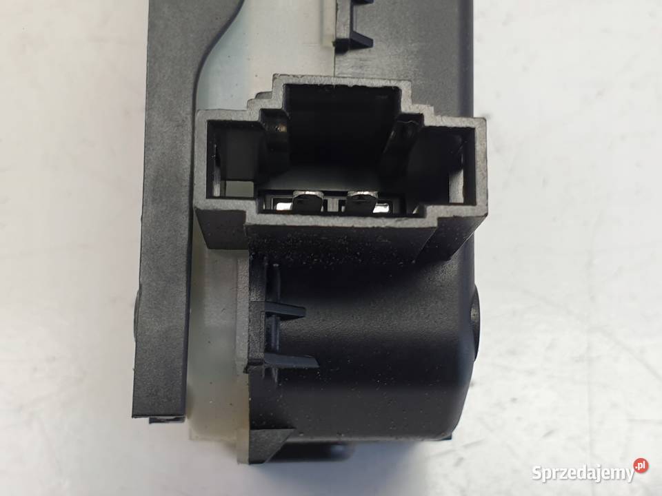 Mercedes W207 Coupe SIŁOWNIK KLAPKI WLEWU PALIWA osobowe Rudka