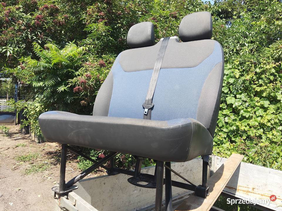 Renault Trafic Fotel pasażer kanapa prawy przód Pozostałe Września