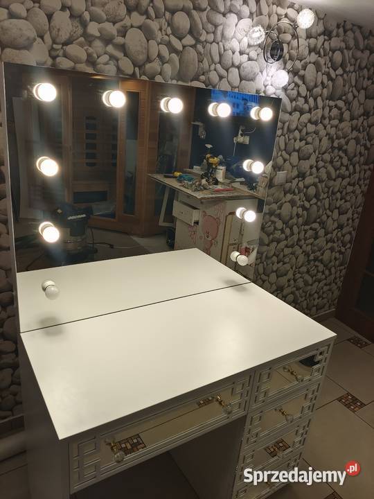 Toaletka z lustrem kosmetycznym małopolskie Nowy Sącz