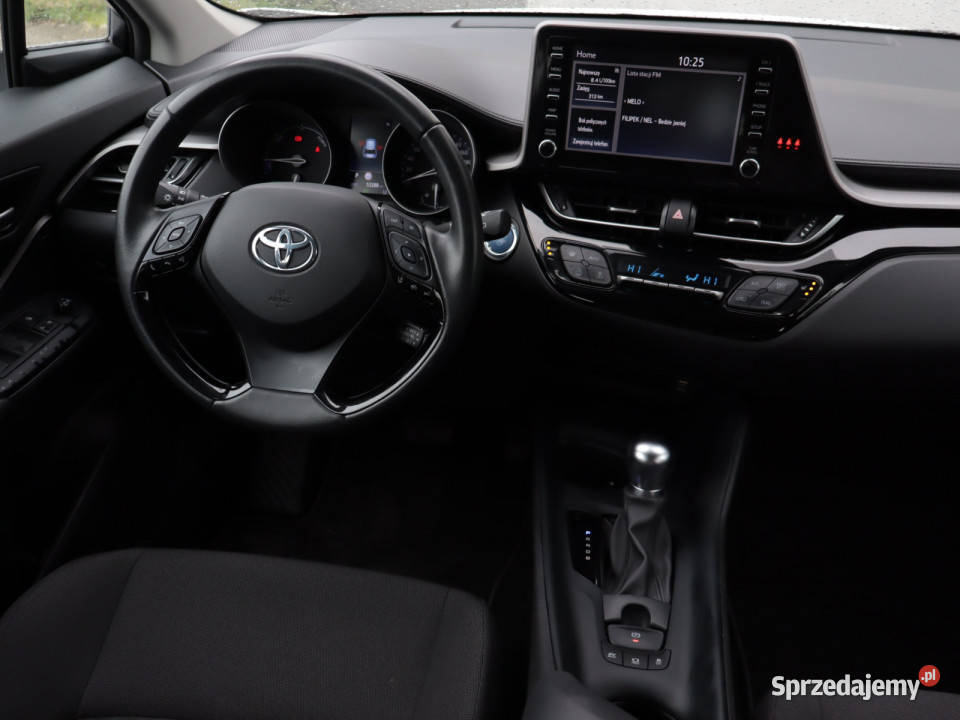 Toyota CHR 18 Hybrid Rok produkcji 2022 Bielany Wrocławskie