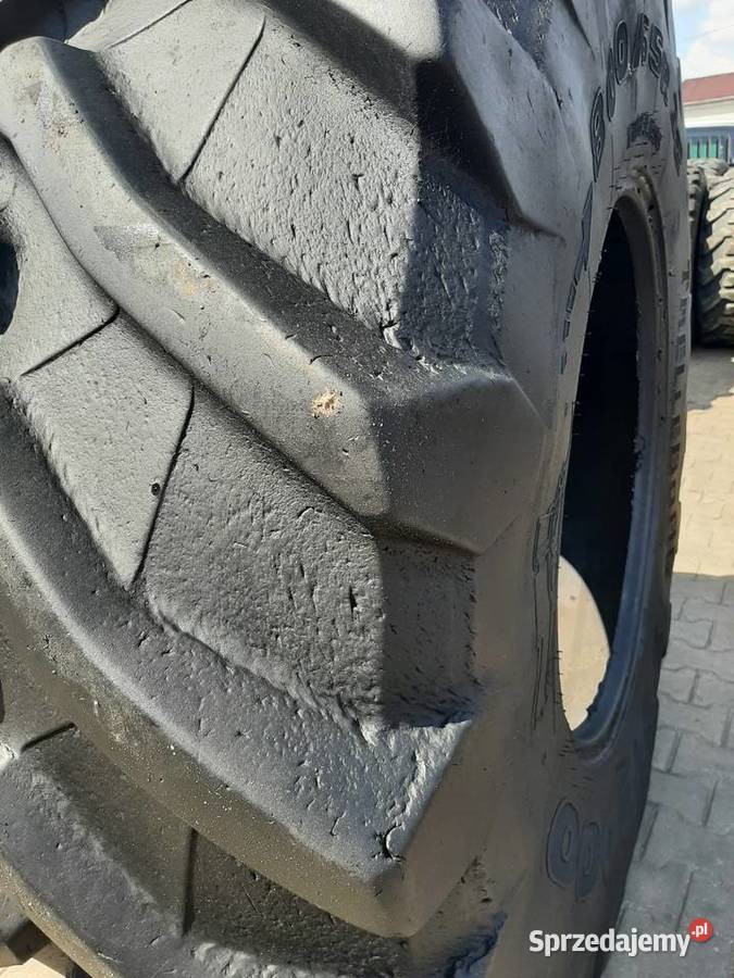 Opona używana przemysłowa 80065R32 TRELLEBORG Pozostałe Zaścianki