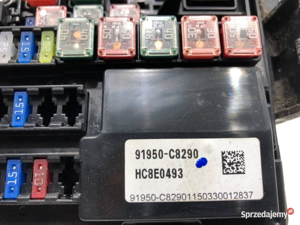 SKRZYNKA BEZPIECZNIKÓW HYUNDAI i20 II 91950C8290