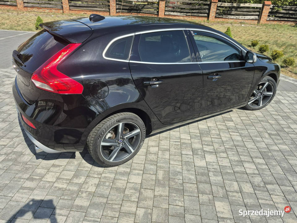 Volvo V40 20d 190 RDESIGN navi full led chromy wielofunkcyjna kierownica Drelów sprzedam